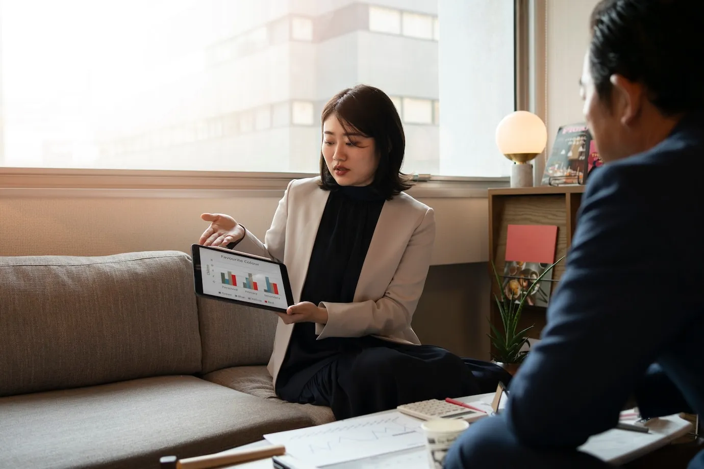 business-people-working-with-ipa (2)
